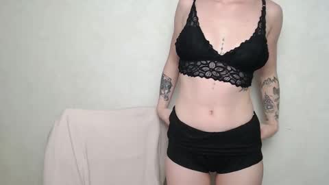 Snapshot of linacute52 chatting on 10-09-25, 03:43 linacute52 online show from 10-09-25, 03:43