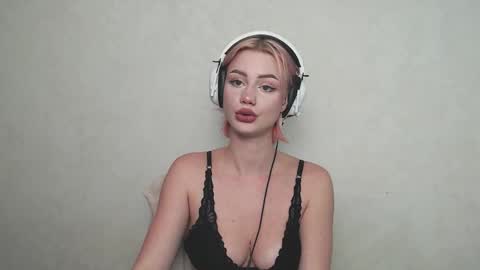 Snapshot of linacute52 chatting on 10-10-25, 11:09 linacute52 online show from 10-10-25, 11:09