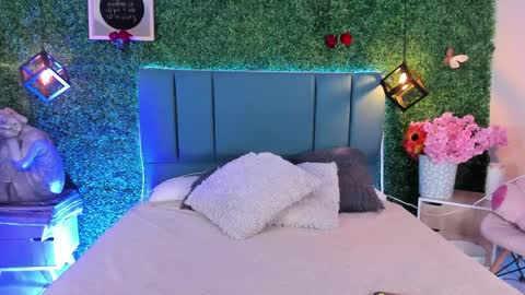 Lina  online show from 04-07-26, 12:27