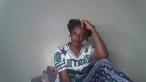 Snapshot of linahusu chatting on 11-24-25, 01:22 linahusu online show from 11-24-25, 01:22