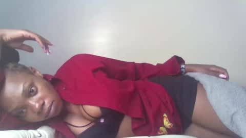 Snapshot of linahusu chatting on 11-25-25, 04:01 linahusu online show from 11-25-25, 04:01