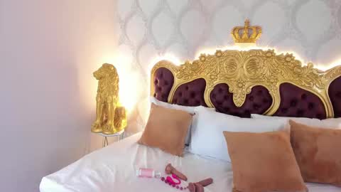 L I N A  online show from 09-28-25, 10:59