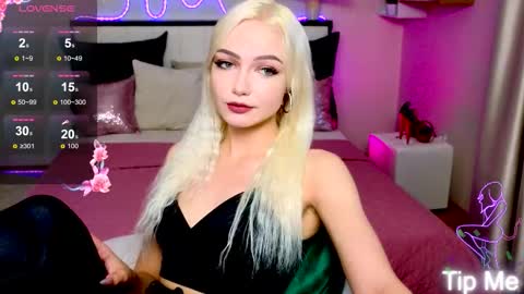 Snapshot of linalirian chatting on 09-17-25, 02:30 I am Lina online show from 09-17-25, 02:30