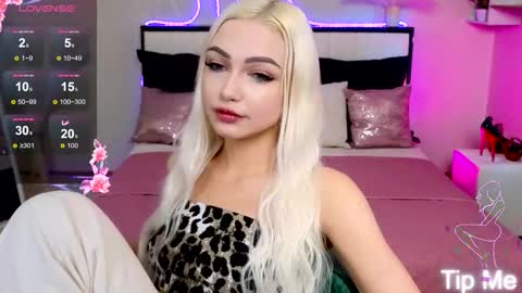 Snapshot of linalirian chatting on 09-23-25, 02:09 I am Lina online show from 09-23-25, 02:09