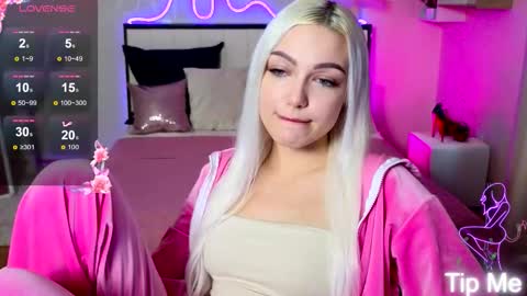 Snapshot of linalirian chatting on 10-11-25, 02:04 I am Lina online show from 10-11-25, 02:04