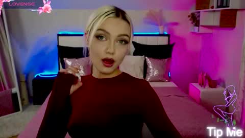 Snapshot of linalirian chatting on 11-22-25, 03:22 I am Lina online show from 11-22-25, 03:22