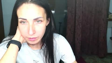 LinaLivee online show from 11-04-25, 04:50