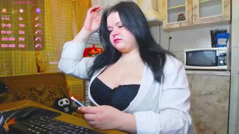 Lina online show from 11-08-25, 09:53