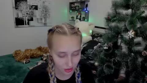 Snapshot of linatruly chatting on 12-14-24, 07:25 Lina online show from 12-14-24, 07:25