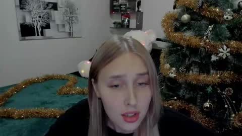 Snapshot of linatruly chatting on 12-16-24, 07:32 Lina online show from 12-16-24, 07:32