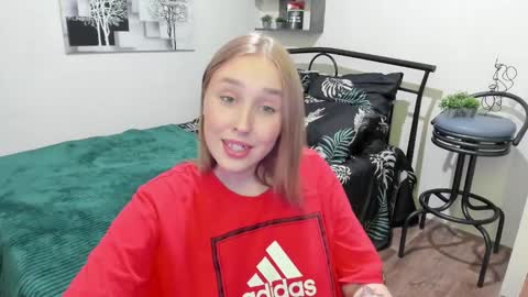 Snapshot of linatruly chatting on 01-27-25, 03:18 Lina online show from 01-27-25, 03:18