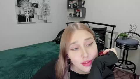 Snapshot of linatruly chatting on 02-04-25, 01:02 Lina online show from 02-04-25, 01:02