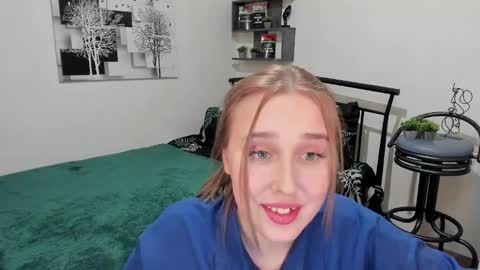 Snapshot of linatruly chatting on 03-04-25, 11:22 Lina online show from 03-04-25, 11:22