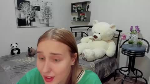 Snapshot of linatruly chatting on 03-11-25, 09:15 Lina online show from 03-11-25, 09:15