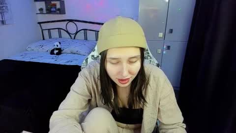 Snapshot of linatruly chatting on 11-14-25, 10:07 Lina online show from 11-14-25, 10:07