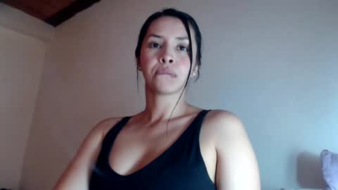 Lina online show from 10-30-25, 04:36
