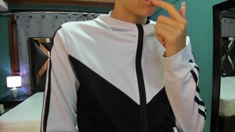  Linda  online show from 02-02-25, 01:08