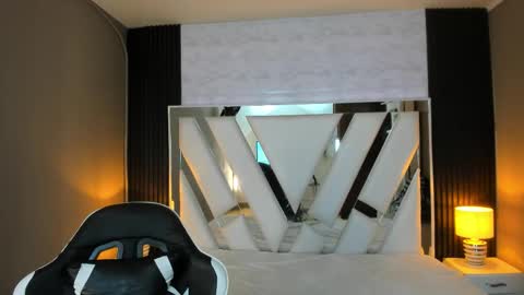  Linda  online show from 12-16-25, 06:24