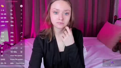 Snapshot of linda__bryant chatting on 12-14-24, 01:28 Linda GMT2 Mon Tu Fri Sa Su 0300am-1000 am online show from 12-14-24, 01:28