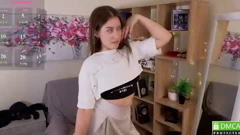 Snapshot of linda__williams chatting on 07-24-26, 09:18 Mia online show from 07-24-26, 09:18