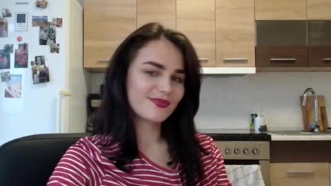 Linda online show from 10-07-25, 02:58