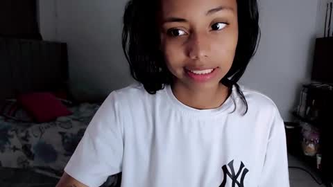 Snapshot of linda_brown_1 chatting on 02-13-26, 01:29 linda brown online show from 02-13-26, 01:29