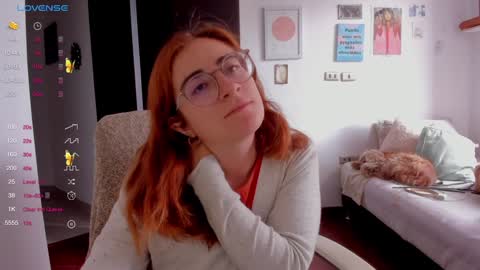 Giggles  online show from 12-19-24, 03:19