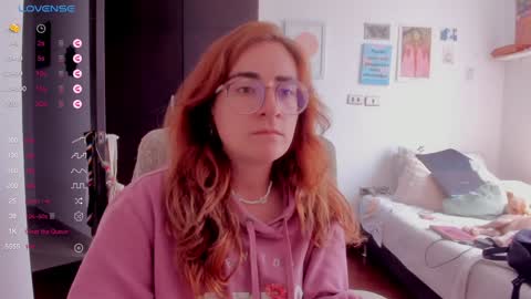 Giggles  online show from 01-10-25, 05:24