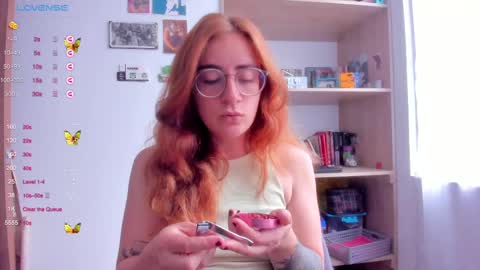 Giggles  online show from 02-28-25, 01:47