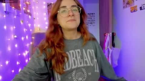 Giggles  online show from 10-05-25, 10:40