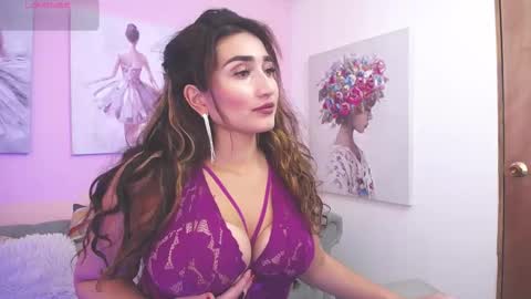 Snapshot of linda_morgan1 chatting on 10-22-25, 12:27 Maria Paula online show from 10-22-25, 12:27