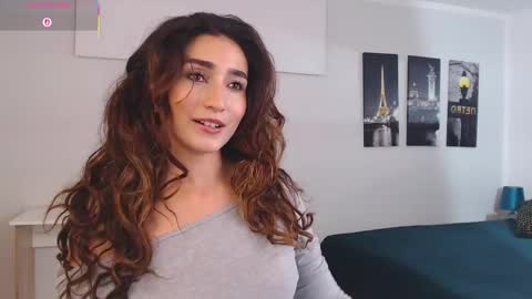 Maria Paula online show from 04-25-26, 12:19