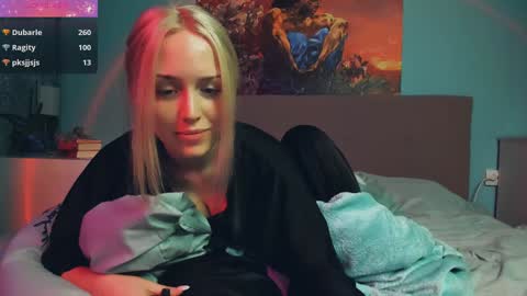 Snapshot of linda_roxy chatting on 12-05-24, 10:23 Linda online show from 12-05-24, 10:23