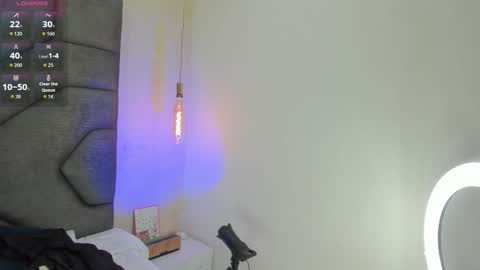 Snapshot of linda_saenz1 chatting on 11-26-25, 11:22 Linda Saenz online show from 11-26-25, 11:22