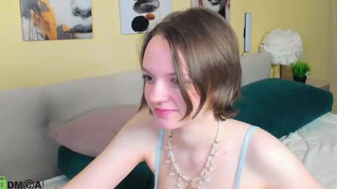 Snapshot of lindaa_bell chatting on 05-05-26, 01:13 My real name is Olivia online show from 05-05-26, 01:13