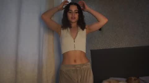 Snapshot of lindaaii chatting on 05-06-26, 01:27 Linda online show from 05-06-26, 01:27