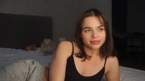 Snapshot of lindaaii chatting on 05-14-26, 01:18 Linda online show from 05-14-26, 01:18