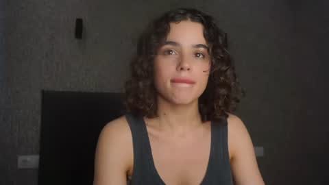 Snapshot of lindaaii chatting on 06-10-26, 02:16 Linda online show from 06-10-26, 02:16