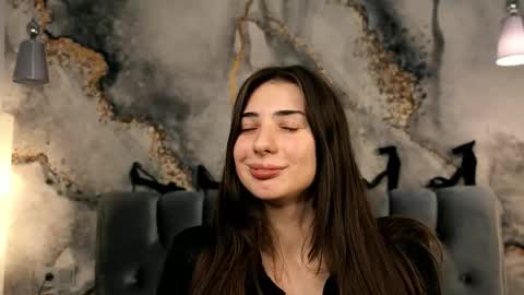 lili online show from 10-23-25, 06:28