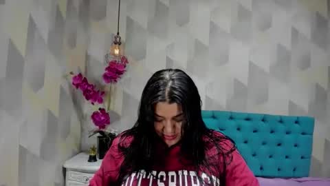    online show from 10-12-25, 01:32