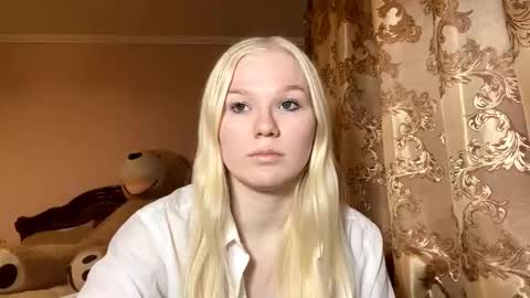 Luna online show from 11-12-25, 11:54