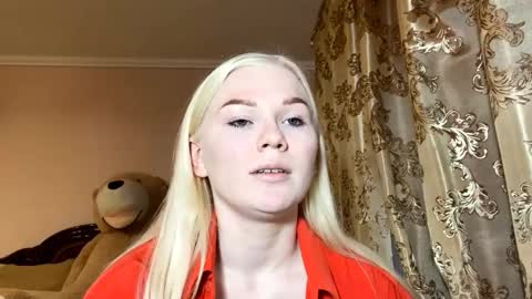 Luna online show from 11-24-25, 12:05