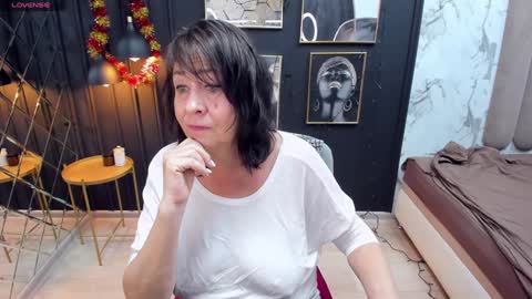 Snapshot of lindahottie chatting on 12-28-24, 08:37 Linda online show from 12-28-24, 08:37