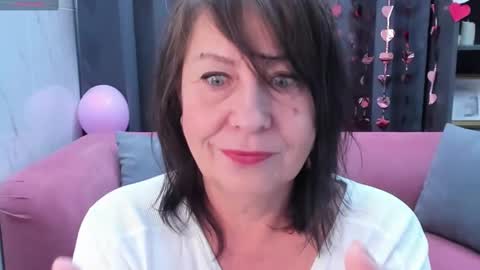 Snapshot of lindahottie chatting on 02-15-25, 08:33 Linda online show from 02-15-25, 08:33