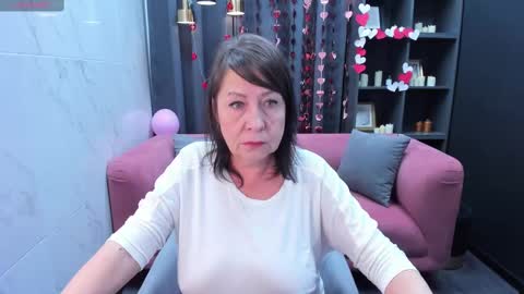 Snapshot of lindahottie chatting on 02-15-25, 03:17 Linda online show from 02-15-25, 03:17