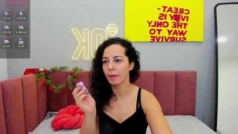 Snapshot of lindainsatiable chatting on 01-04-25, 01:10 Linda online show from 01-04-25, 01:10