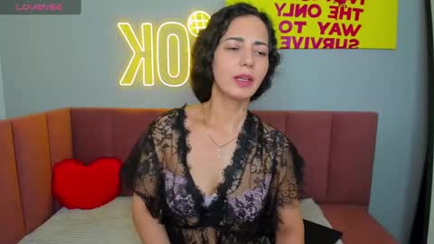 Snapshot of lindainsatiable chatting on 02-16-25, 04:42 Linda online show from 02-16-25, 04:42