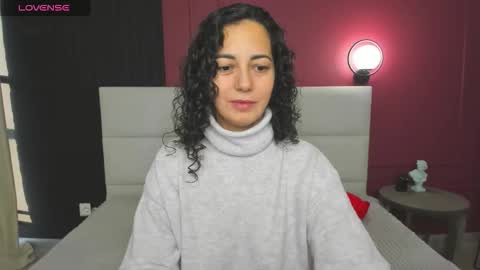 Snapshot of lindainsatiable chatting on 09-15-25, 12:43 Linda online show from 09-15-25, 12:43