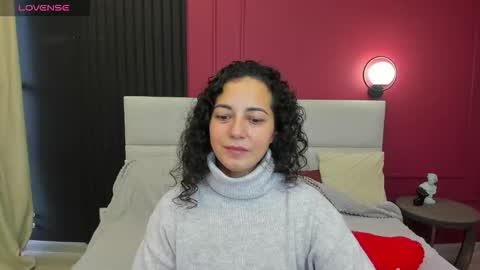 Snapshot of lindainsatiable chatting on 09-25-25, 01:53 Linda online show from 09-25-25, 01:53