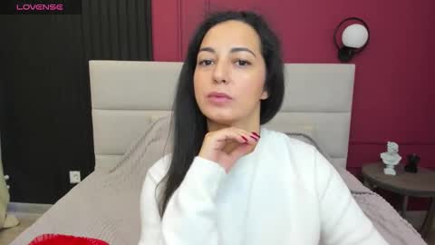 Snapshot of lindainsatiable chatting on 10-02-25, 01:45 Linda online show from 10-02-25, 01:45